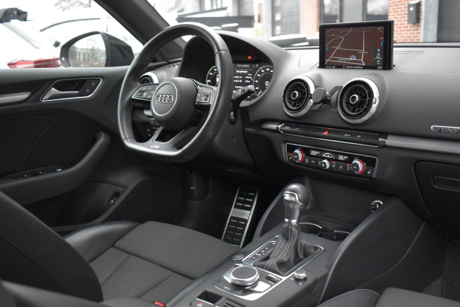 Audi A3 Sportback 40 e-tron Advance Sport S-line Lane ACC Trekhaak