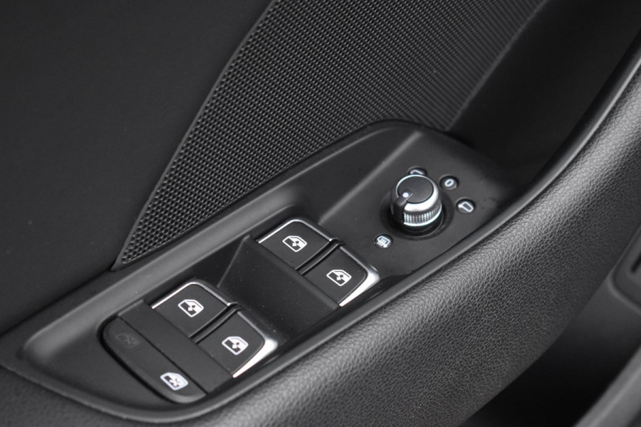 Audi A3 Sportback 40 e-tron Advance Sport S-line Lane ACC Trekhaak