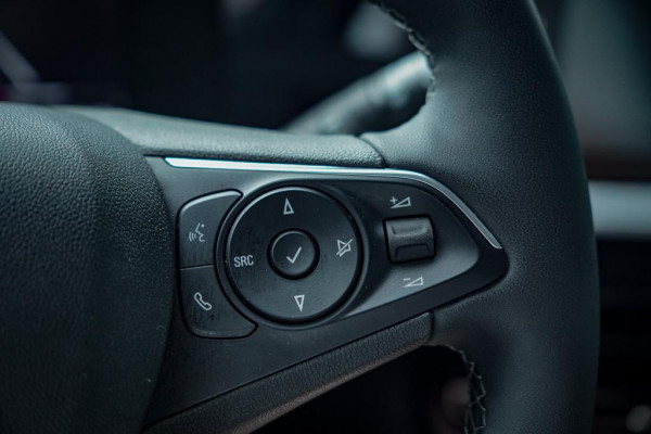 Opel Mokka Electric Edition 50 kWh / Warmtepomp / Zwart Metallic / 1 Eigenaar
