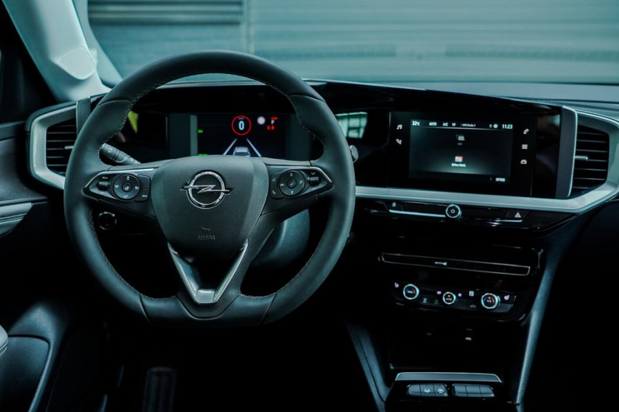 Opel Mokka Electric Edition 50 kWh / Warmtepomp / Zwart Metallic / 1 Eigenaar