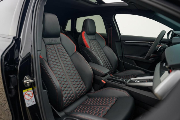 Audi A3 Sportback 2.5 TFSI RS 3 quattro |530pk|Pano|Carbon|Matrix