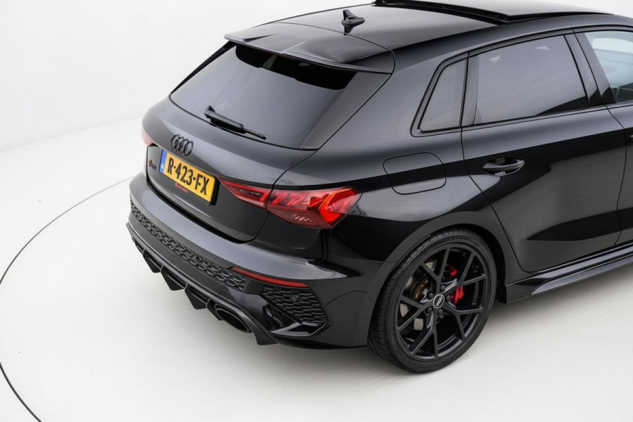 Audi A3 Sportback 2.5 TFSI RS 3 quattro |530pk|Pano|Carbon|Matrix