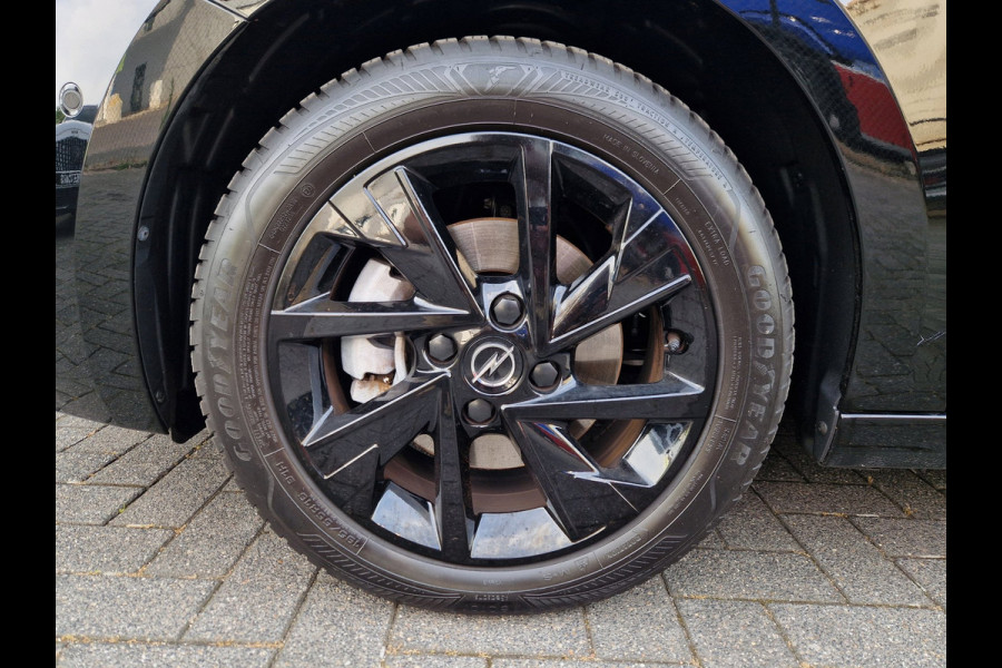 Opel Corsa 1.2 EAT8 101PK Black on Black /Led /Camera