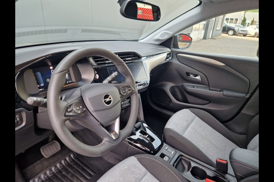 Opel Corsa 1.2 EAT8 101PK Black on Black /Led /Camera