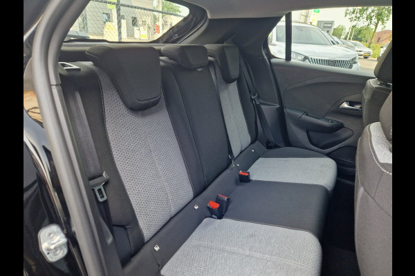 Opel Corsa 1.2 EAT8 101PK Black on Black /Led /Camera
