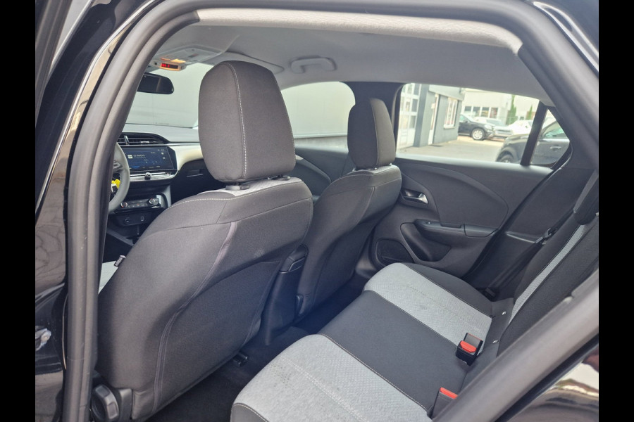 Opel Corsa 1.2 EAT8 101PK Black on Black /Led /Camera