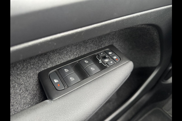 Volvo XC40 1.5 T4 Recharge Inscription Expression | Trekhaak! | Rijklaar geleverd incl 12 maanden BOVAG garantie! |
