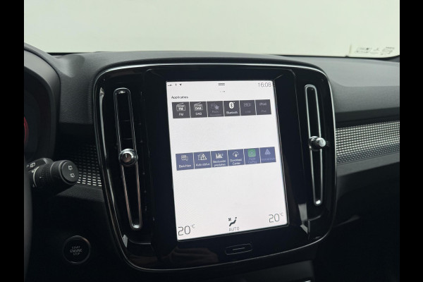 Volvo XC40 1.5 T4 Recharge Inscription Expression | Trekhaak! | Rijklaar geleverd incl 12 maanden BOVAG garantie! |