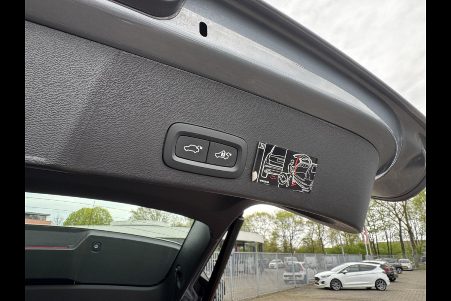 Volvo XC40 1.5 T4 Recharge Inscription Expression | Trekhaak! | Rijklaar geleverd incl 12 maanden BOVAG garantie! |