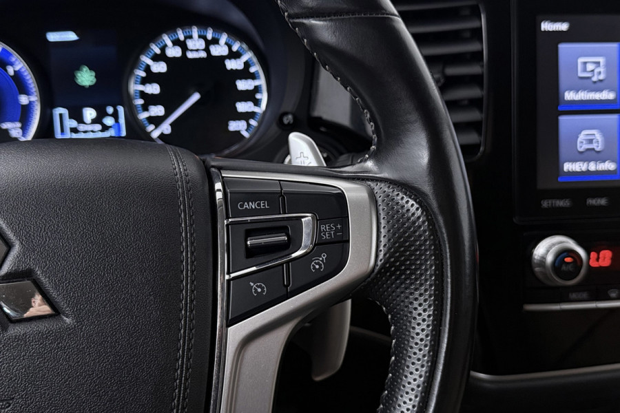 Mitsubishi Outlander 2.4 PHEV Pure (TREKHAAK, STOELVERWARMING, ACHTERUITRIJCAMERA, CRUISE CONTROL, PARKEERSENSOREN)