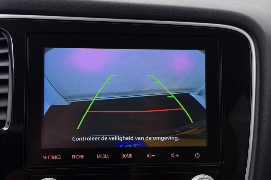 Mitsubishi Outlander 2.4 PHEV Pure (TREKHAAK, STOELVERWARMING, ACHTERUITRIJCAMERA, CRUISE CONTROL, PARKEERSENSOREN)