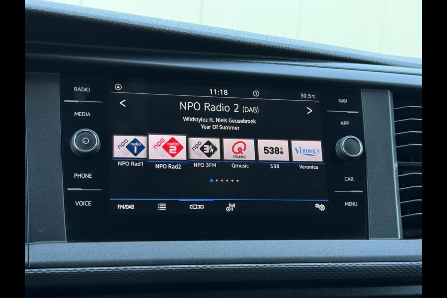 Volkswagen Transporter 2.0 TDI HIGHLINE / L2H1 / TREKHAAK / AIRCO / CRUISE / NAVI / CARPLAY / LMV