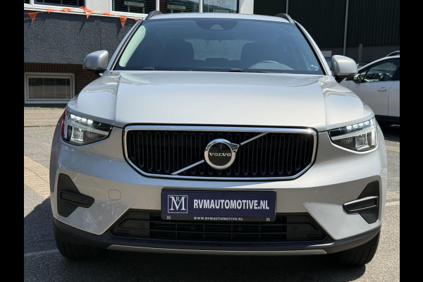 Volvo XC40 1.5 T2 Essential VAN: 32.900,- VOOR: 30.877,- UW WKVOORDEEL: 2.023,-| WINTERPAKKET STOEL + STUURVERWARMING| CARPLAY| ACHTERUITRIJCAMERA