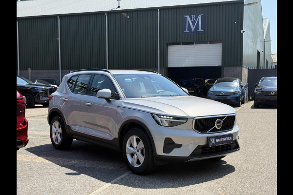 Volvo XC40 1.5 T2 Essential VAN: 32.900,- VOOR: 30.877,- UW WKVOORDEEL: 2.023,-| WINTERPAKKET STOEL + STUURVERWARMING| CARPLAY| ACHTERUITRIJCAMERA