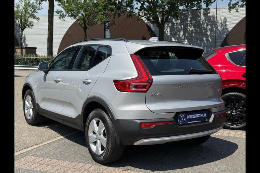 Volvo XC40 1.5 T2 Essential VAN: 32.900,- VOOR: 30.877,- UW WKVOORDEEL: 2.023,-| WINTERPAKKET STOEL + STUURVERWARMING| CARPLAY| ACHTERUITRIJCAMERA