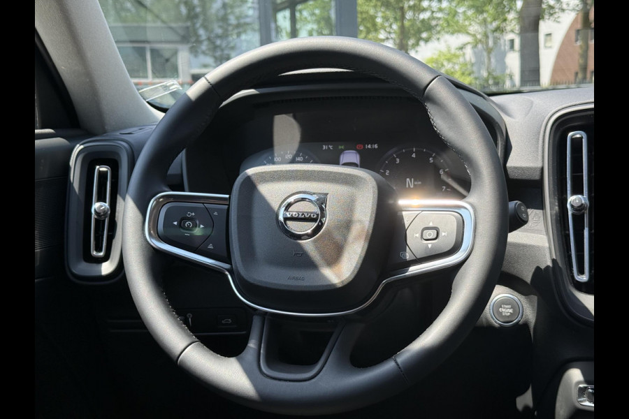 Volvo XC40 1.5 T2 Essential VAN: 32.900,- VOOR: 30.877,- UW WKVOORDEEL: 2.023,-| WINTERPAKKET STOEL + STUURVERWARMING| CARPLAY| ACHTERUITRIJCAMERA