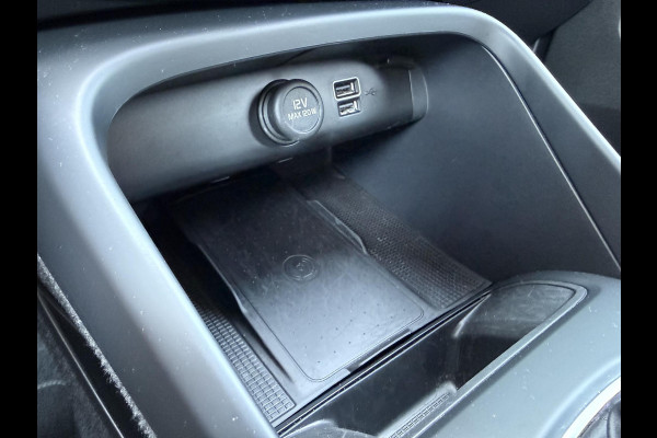Volvo XC40 1.5 T2 Essential VAN: 32.900,- VOOR: 30.877,- UW WKVOORDEEL: 2.023,-| WINTERPAKKET STOEL + STUURVERWARMING| CARPLAY| ACHTERUITRIJCAMERA