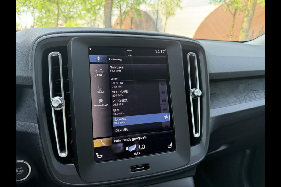 Volvo XC40 1.5 T2 Essential VAN: 32.900,- VOOR: 30.877,- UW WKVOORDEEL: 2.023,-| WINTERPAKKET STOEL + STUURVERWARMING| CARPLAY| ACHTERUITRIJCAMERA