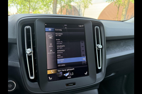 Volvo XC40 1.5 T2 Essential VAN: 32.900,- VOOR: 30.877,- UW WKVOORDEEL: 2.023,-| WINTERPAKKET STOEL + STUURVERWARMING| CARPLAY| ACHTERUITRIJCAMERA