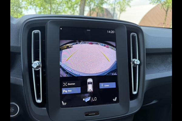 Volvo XC40 1.5 T2 Essential VAN: 32.900,- VOOR: 30.877,- UW WKVOORDEEL: 2.023,-| WINTERPAKKET STOEL + STUURVERWARMING| CARPLAY| ACHTERUITRIJCAMERA