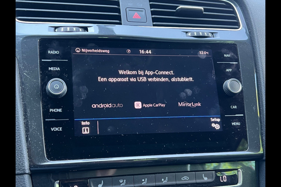 Volkswagen Golf Variant BWJ 2019 | 1.5TSI 131PK Comfortline Bus | TREKHAAK | CLIMA | STOELVERW | NAVI | PDC 2X | CARPLAY |