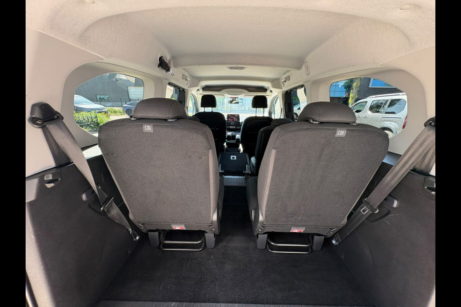 Citroën Berlingo XL 1.2 PureTech Shine 7p. AUTOMAAT,CAMERA,Car-play,Cruis,Clima,Stoelverwarming,WeinigKM.Garantie