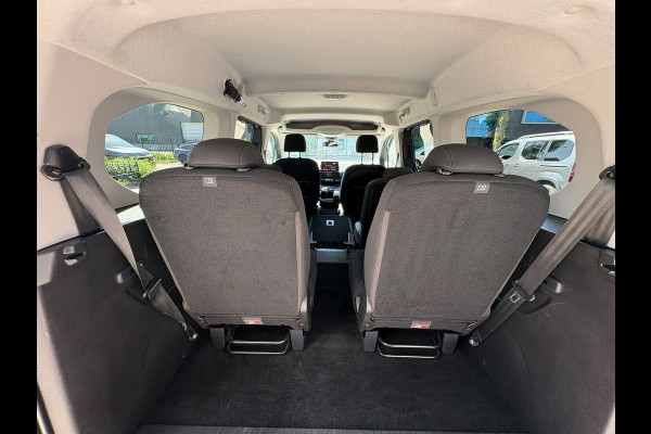 Citroën Berlingo XL 1.2 PureTech Shine 7p. AUTOMAAT,CAMERA,Car-play,Cruis,Clima,Stoelverwarming,WeinigKM.Garantie