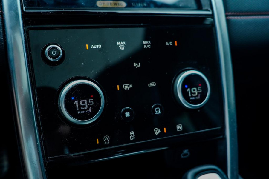 Land Rover Discovery Sport P300e 1.5 R-Dynamic HSE / Pano / Trekhaak / Dealer Ond / 1 Eig / Meridian Surround