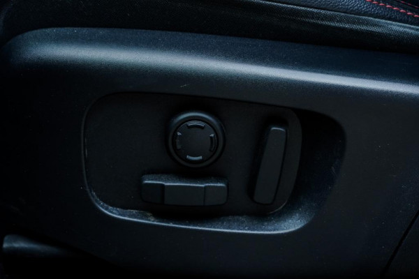 Land Rover Discovery Sport P300e 1.5 R-Dynamic HSE / Pano / Trekhaak / Dealer Ond / 1 Eig / Meridian Surround