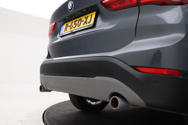 BMW X1 sDrive20i High Executive 192 PK! Navigatie, Stoelverwarming