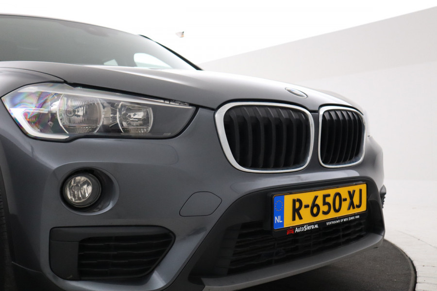 BMW X1 sDrive20i High Executive 192 PK! Navigatie, Stoelverwarming