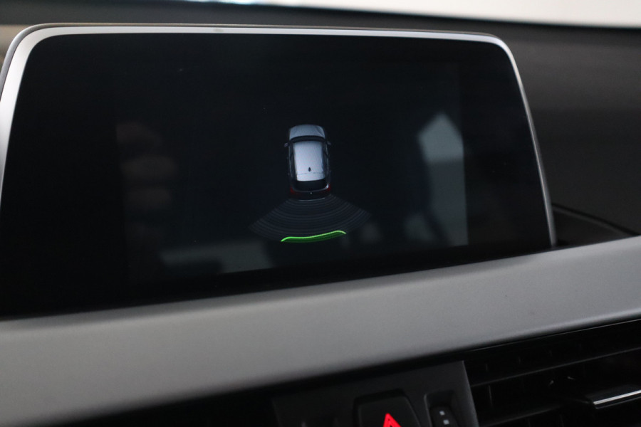 BMW X1 sDrive20i High Executive 192 PK! Navigatie, Stoelverwarming
