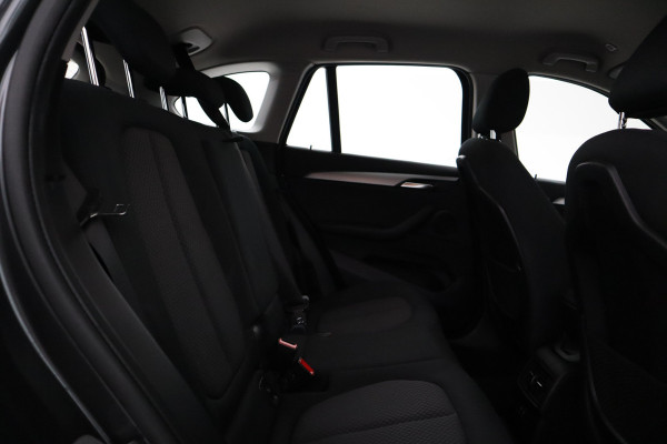 BMW X1 sDrive20i High Executive 192 PK! Navigatie, Stoelverwarming