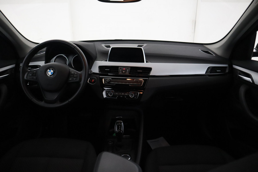 BMW X1 sDrive20i High Executive 192 PK! Navigatie, Stoelverwarming