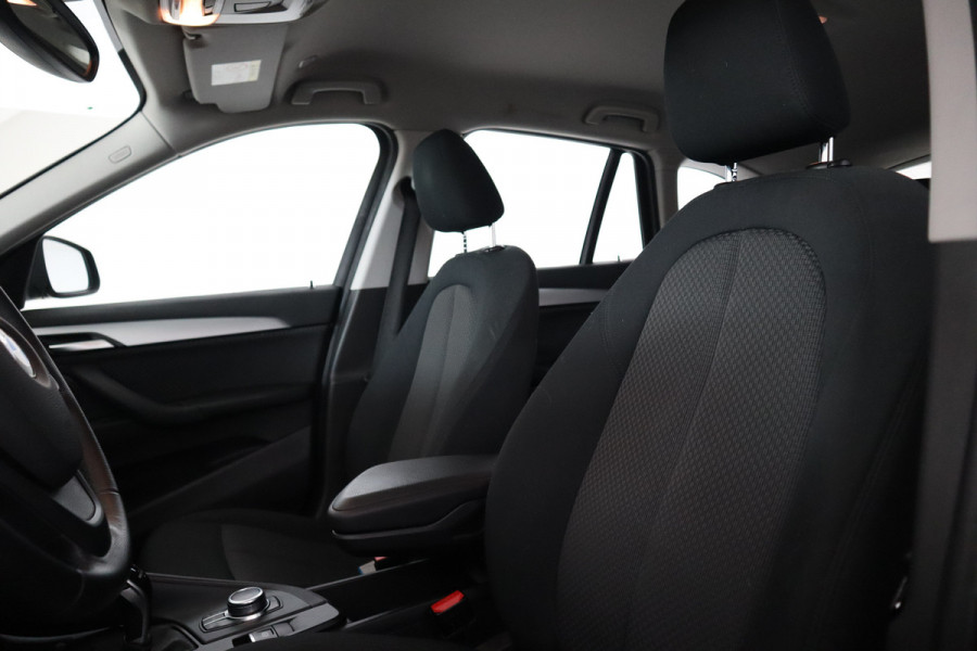 BMW X1 sDrive20i High Executive 192 PK! Navigatie, Stoelverwarming