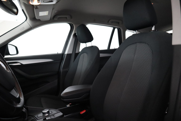 BMW X1 sDrive20i High Executive 192 PK! Navigatie, Stoelverwarming