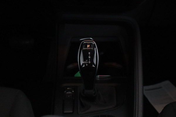 BMW X1 sDrive20i High Executive 192 PK! Navigatie, Stoelverwarming