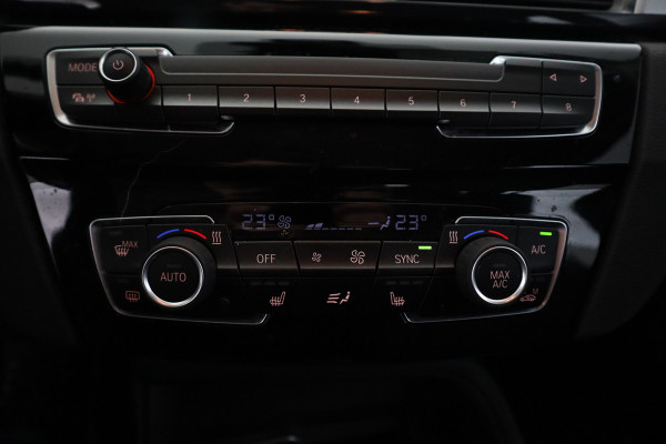 BMW X1 sDrive20i High Executive 192 PK! Navigatie, Stoelverwarming
