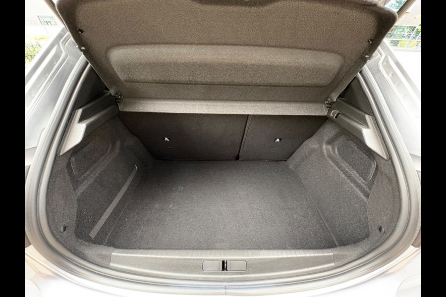 Peugeot 208 1.2 PureTech Allure Pack GARANTIE!, Groot NAVI, DIGITAAL DASH!