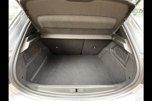 Peugeot 208 1.2 PureTech Allure Pack GARANTIE!, Groot NAVI, DIGITAAL DASH!