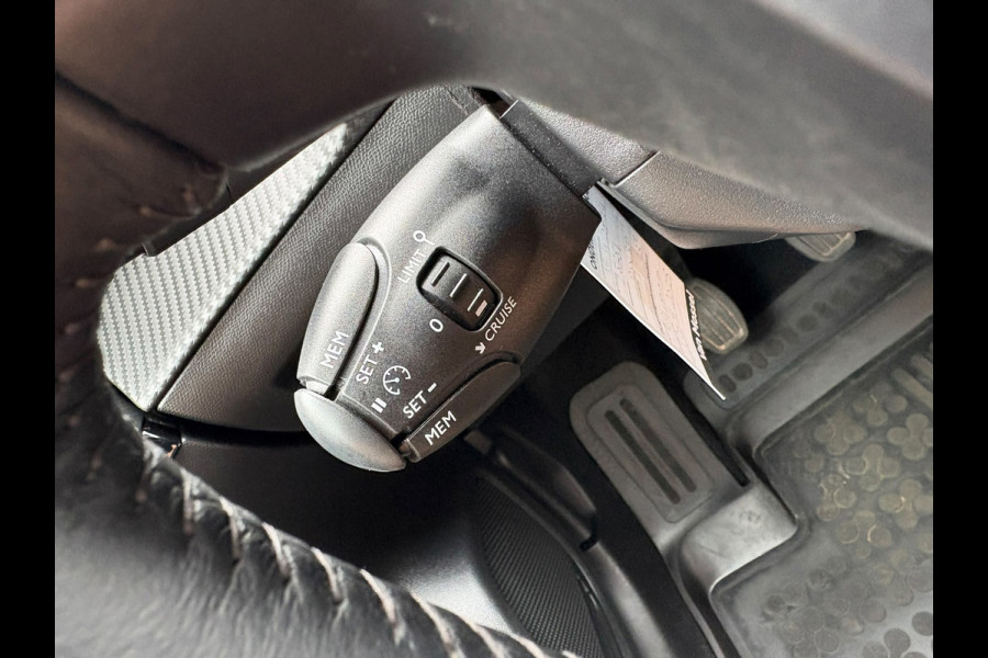 Peugeot 208 1.2 PureTech Allure Pack GARANTIE!, Groot NAVI, DIGITAAL DASH!