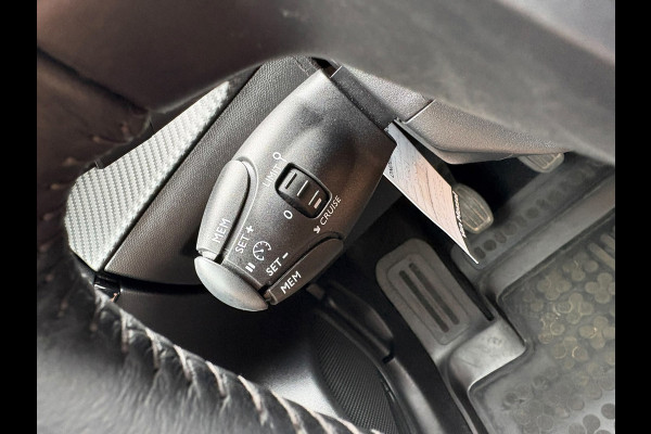 Peugeot 208 1.2 PureTech Allure Pack GARANTIE!, Groot NAVI, DIGITAAL DASH!