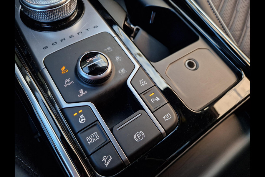 Kia Sorento 1.6 T-GDi Plug-in Hybrid 4WD ExecutiveLine 7p | Pano | Dodehoek Camera | Massage | LED | Leder |