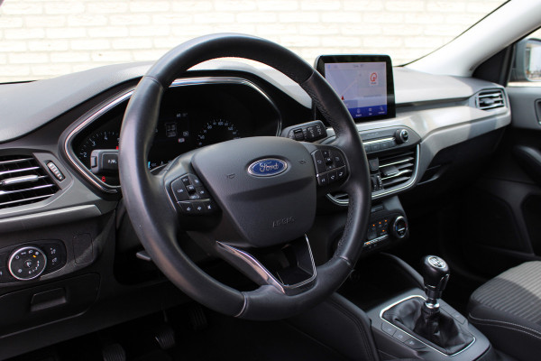 Ford FOCUS Wagon 1.0 EcoBoost Titanium Business | Trekhaak | Origin NL | Parkeersensor voor + achter | Carplay