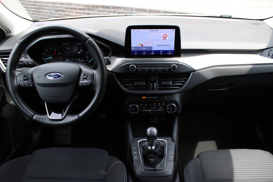Ford FOCUS Wagon 1.0 EcoBoost Titanium Business | Trekhaak | Origin NL | Parkeersensor voor + achter | Carplay