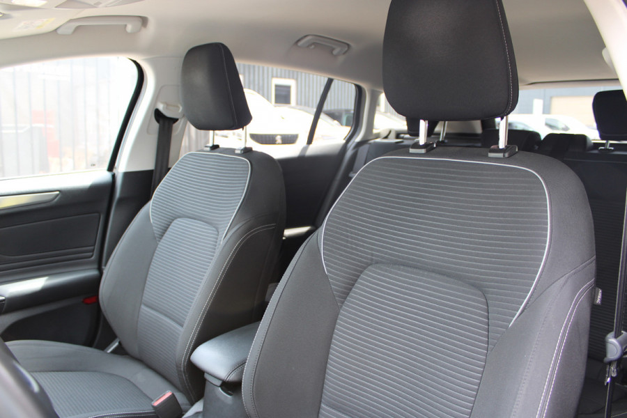 Ford FOCUS Wagon 1.0 EcoBoost Titanium Business | Trekhaak | Origin NL | Parkeersensor voor + achter | Carplay