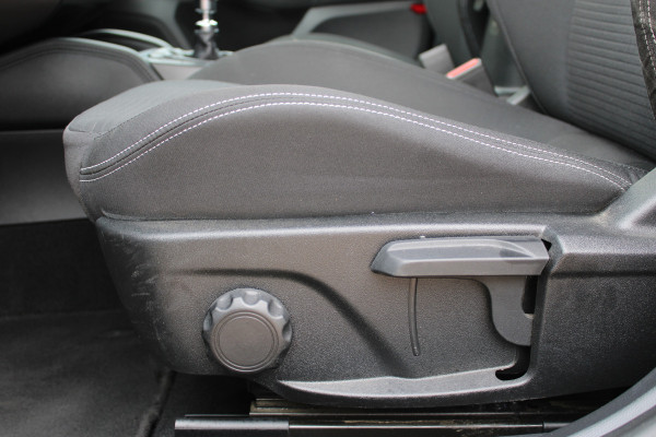 Ford FOCUS Wagon 1.0 EcoBoost Titanium Business | Trekhaak | Origin NL | Parkeersensor voor + achter | Carplay