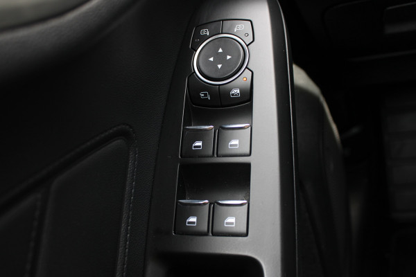 Ford FOCUS Wagon 1.0 EcoBoost Titanium Business | Trekhaak | Origin NL | Parkeersensor voor + achter | Carplay