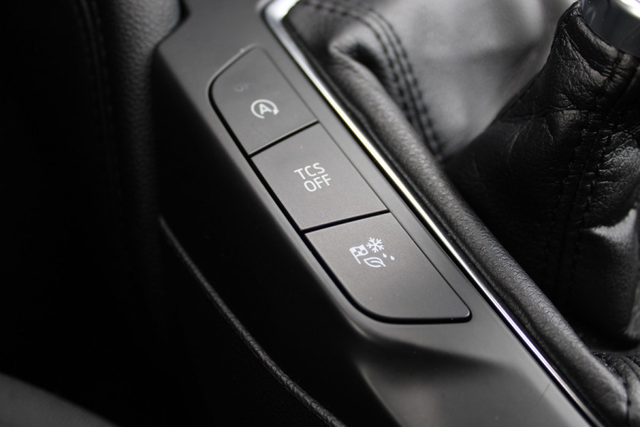 Ford FOCUS Wagon 1.0 EcoBoost Titanium Business | Trekhaak | Origin NL | Parkeersensor voor + achter | Carplay