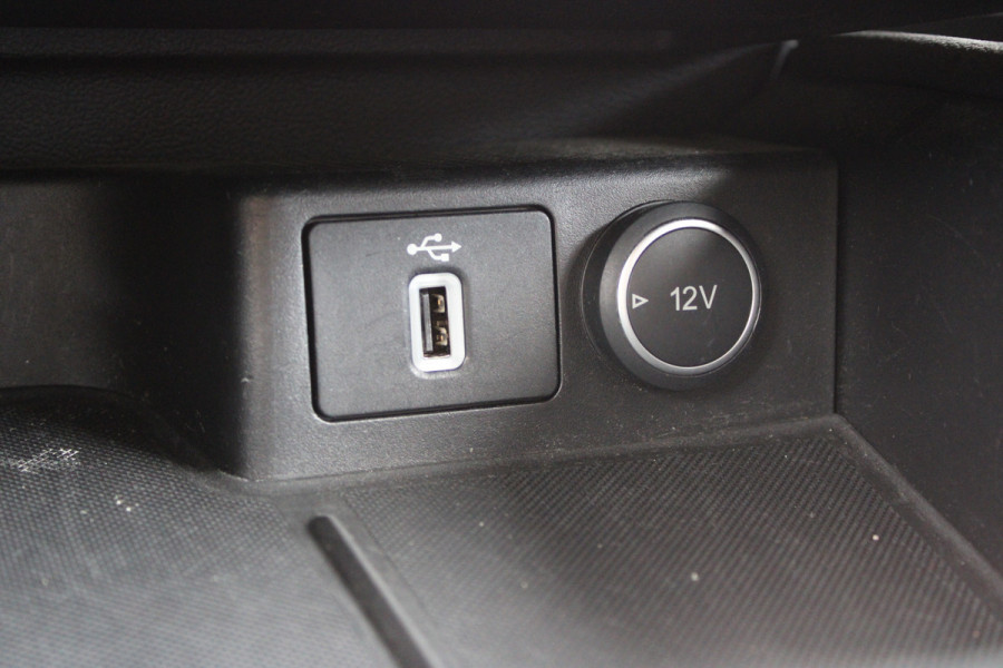 Ford FOCUS Wagon 1.0 EcoBoost Titanium Business | Trekhaak | Origin NL | Parkeersensor voor + achter | Carplay